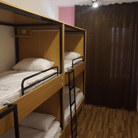 Central Hostel Шекі Екстер'єр фото