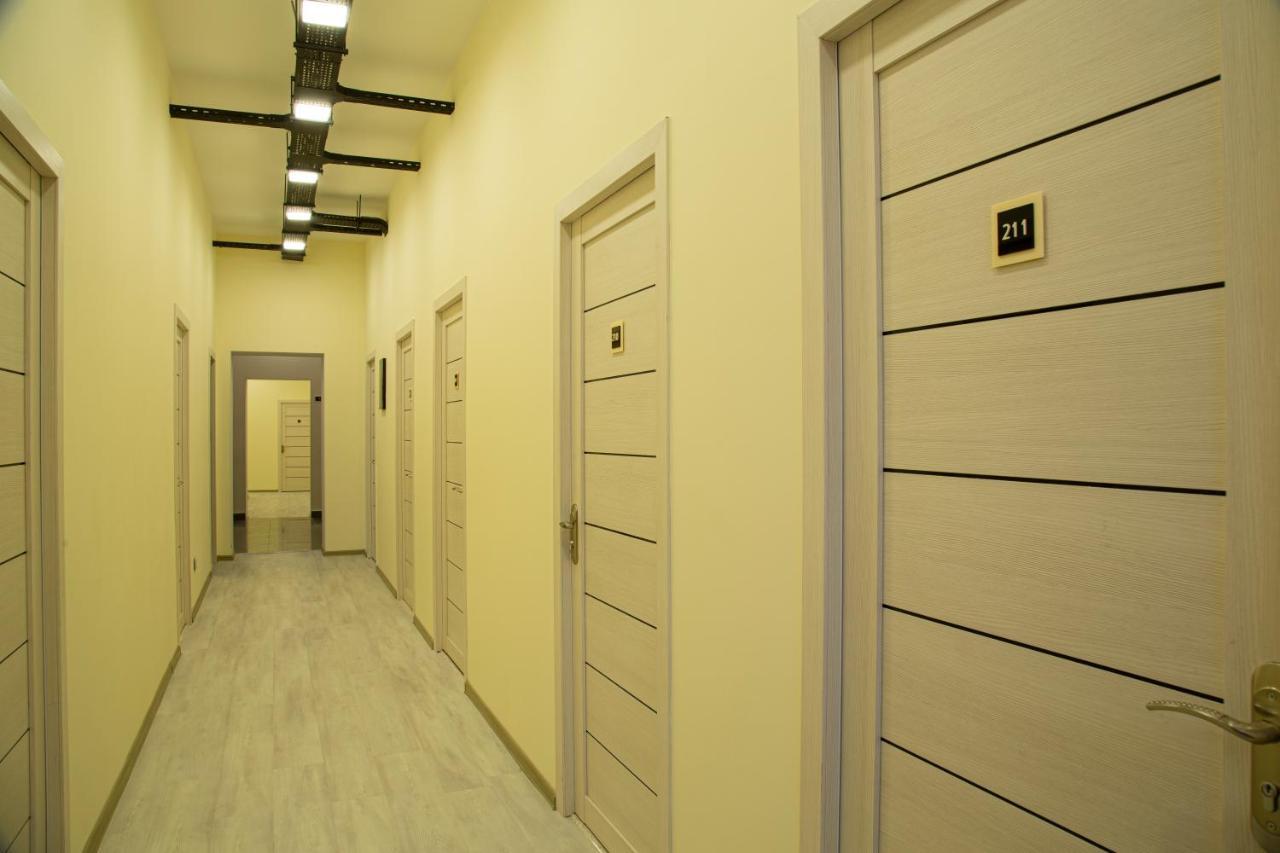 Central Hostel Шекі Екстер'єр фото