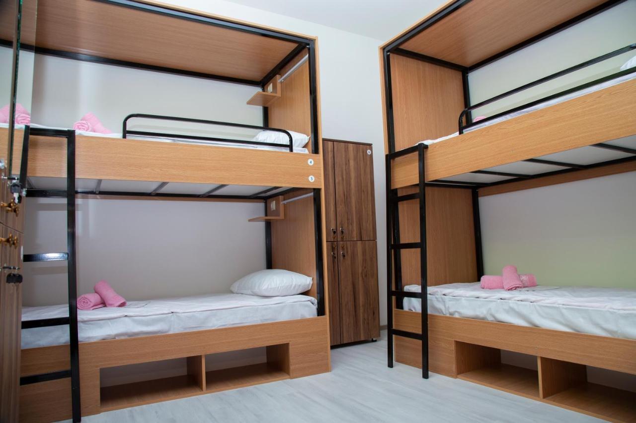 Central Hostel Шекі Екстер'єр фото