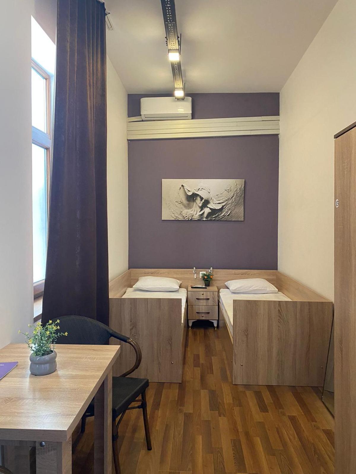 Central Hostel Шекі Екстер'єр фото