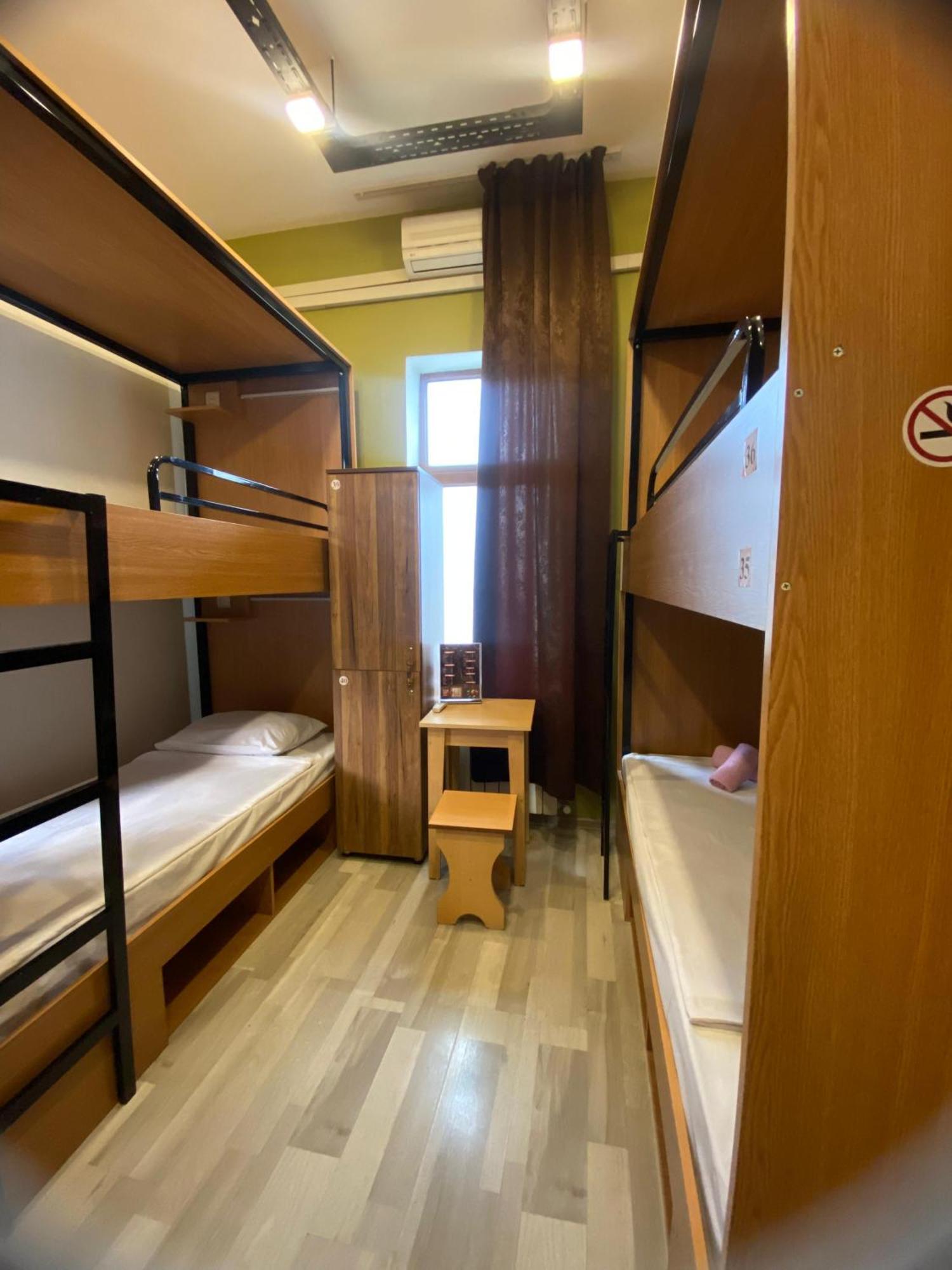 Central Hostel Шекі Екстер'єр фото