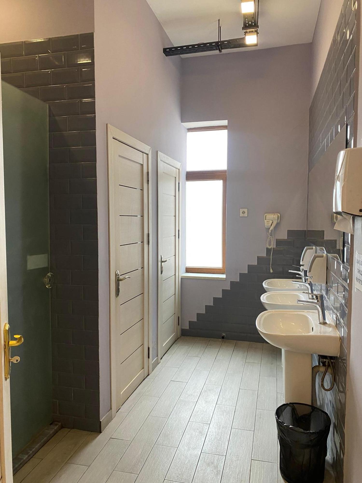 Central Hostel Шекі Екстер'єр фото