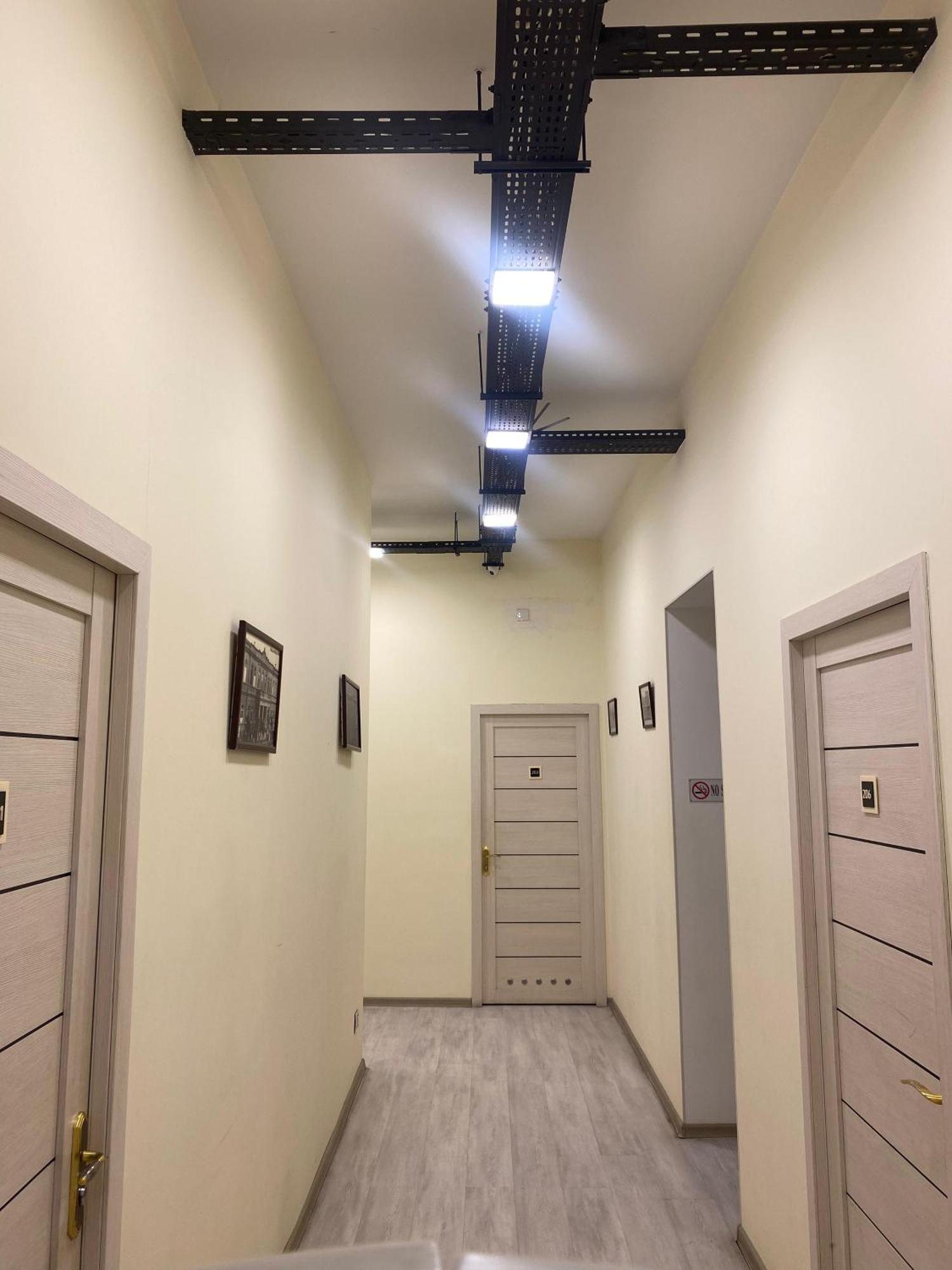 Central Hostel Шекі Екстер'єр фото
