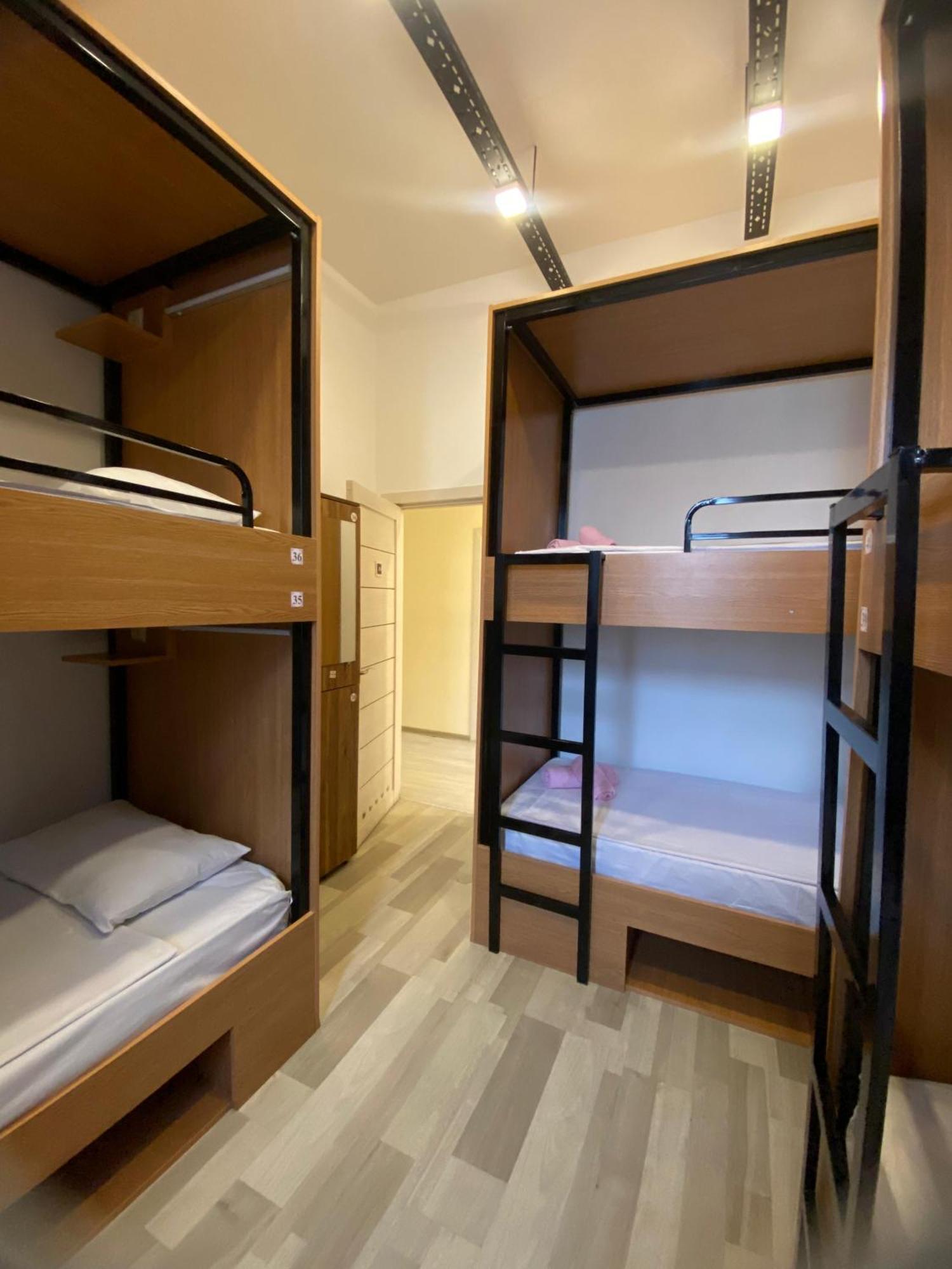 Central Hostel Шекі Екстер'єр фото