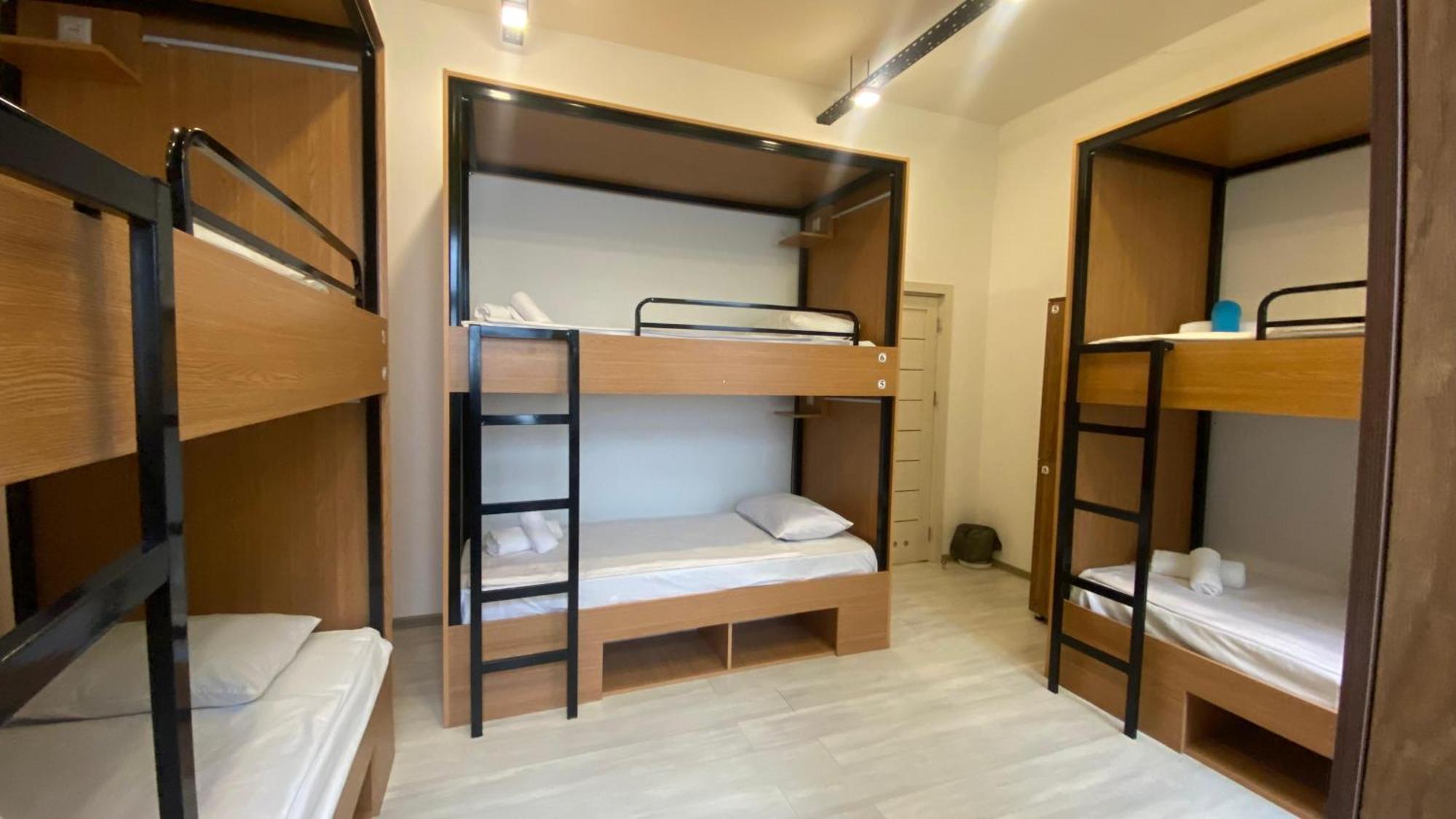 Central Hostel Шекі Екстер'єр фото