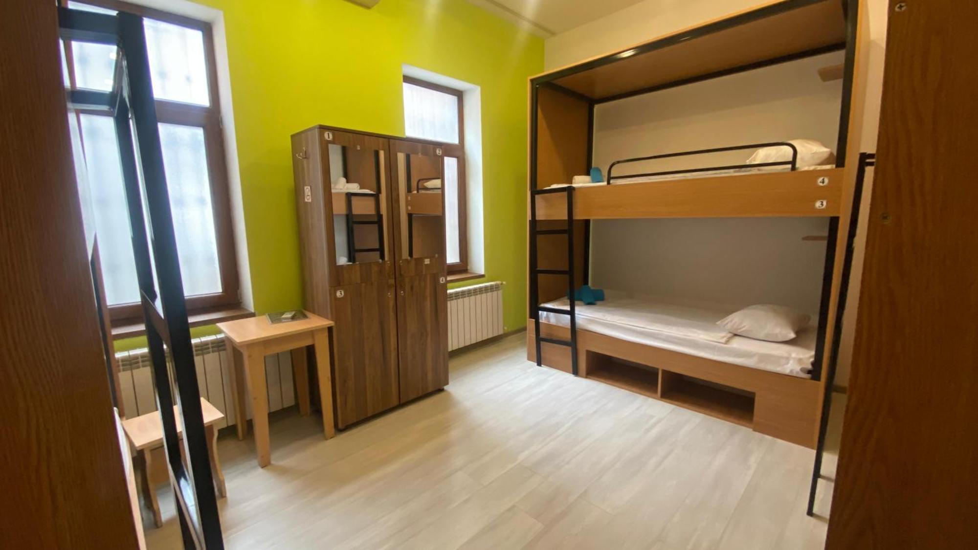 Central Hostel Шекі Екстер'єр фото